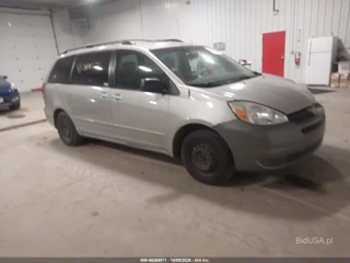TOYOTA TOYOTA SIENNA LE