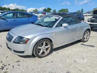AUDI TT QUATTRO
