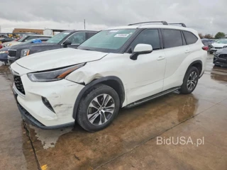 TOYOTA HIGHLANDER XLE
