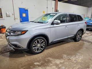 MITSUBISHI OUTLANDER SE