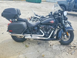 HARLEY-DAVIDSON FLHCS