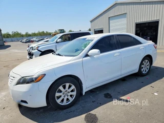 TOYOTA CAMRY LE V6