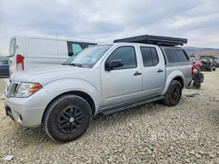 NISSAN FRONTIER SV