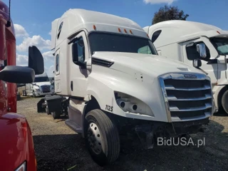 FREIGHTLINER CASCADIA 126 SLEEPER CAB"
