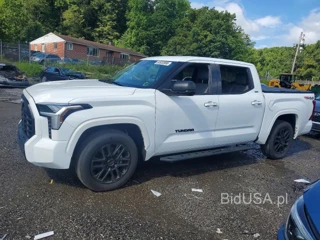 TOYOTA TUNDRA SR5