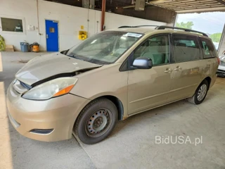 TOYOTA SIENNA CE 7-PASSENGER