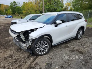 TOYOTA HIGHLANDER PLATINUM