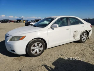 TOYOTA CAMRY BASE