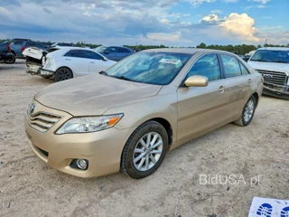 TOYOTA CAMRY XLE V6