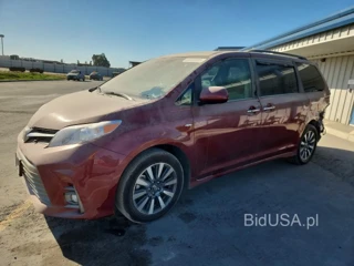 TOYOTA SIENNA XLE 7-PASSENGER