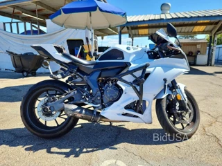 YAMAHA YZFR7