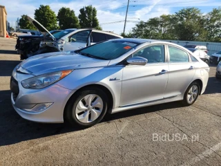 HYUNDAI SONATA HYBRID