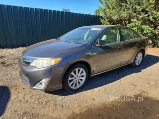 TOYOTA CAMRY HYBRID XLE