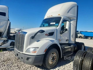 PETERBILT 579