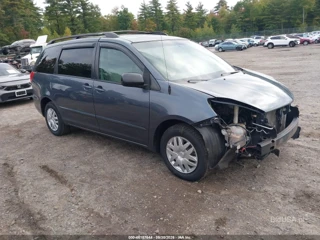 TOYOTA TOYOTA SIENNA LE