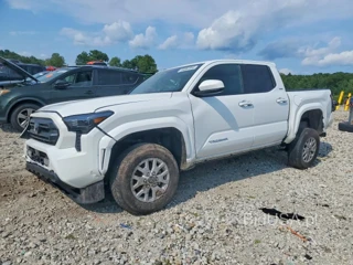 TOYOTA TACOMA SR5