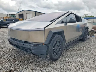 TESLA CYBERTRUCK