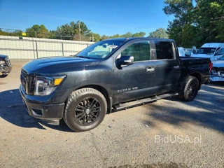NISSAN TITAN SV