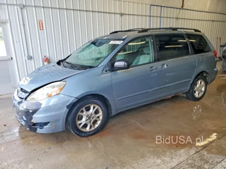 TOYOTA SIENNA LE