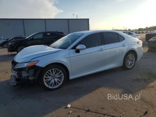 TOYOTA CAMRY XLE