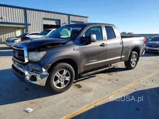 TOYOTA TUNDRA DOUBLE CAB SR5