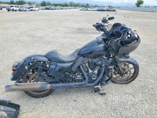 HARLEY-DAVIDSON FLTRXST
