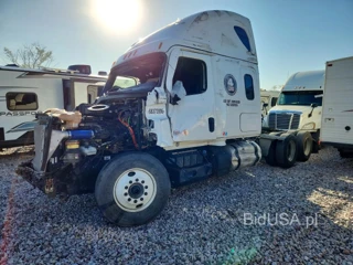 FREIGHTLINER CASCADIA 126