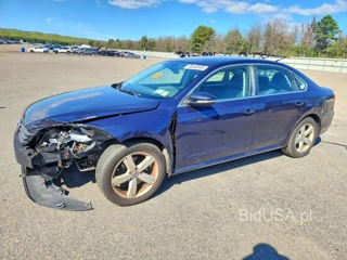 VOLKSWAGEN PASSAT SE