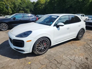 PORSCHE CAYENNE GTS