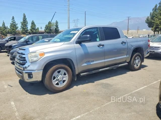 TOYOTA TUNDRA CREWMAX SR5