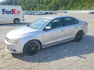 VOLKSWAGEN JETTA SE
