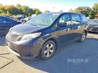 TOYOTA SIENNA BASE 7-PASSENGER