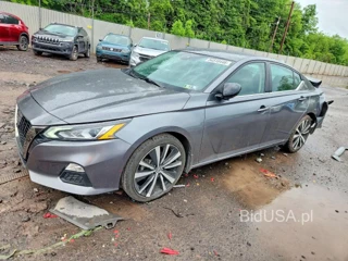 NISSAN ALTIMA SR