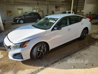 NISSAN ALTIMA SR