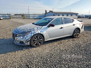 NISSAN ALTIMA SR