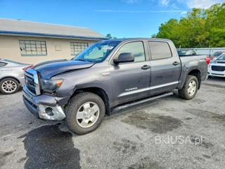 TOYOTA TUNDRA CREWMAX SR5
