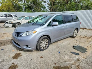 TOYOTA SIENNA XLE PREMIUM 7-PASSENGER