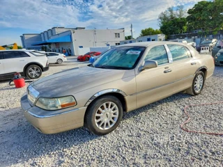 LINCOLN TOWN CAR SIGNATURE