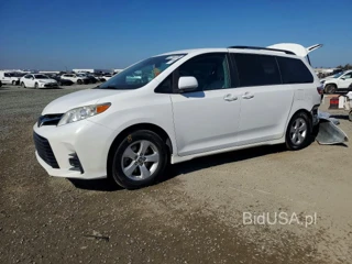 TOYOTA SIENNA LE