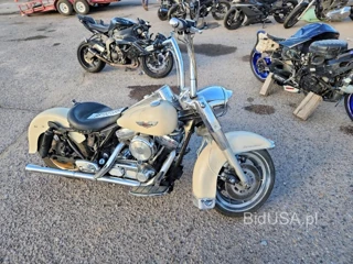HARLEY-DAVIDSON FLHX STREET GLIDE