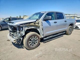 TOYOTA TUNDRA CREWMAX SR5