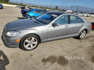MERCEDES-BENZ S 550