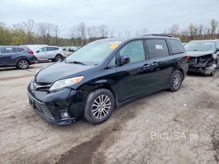TOYOTA SIENNA XLE 8-PASSENGER