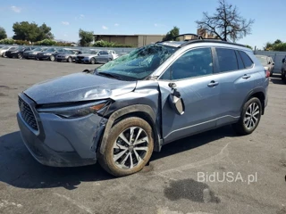 TOYOTA COROLLA CROSS XLE