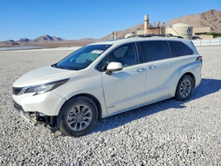 TOYOTA SIENNA XLE