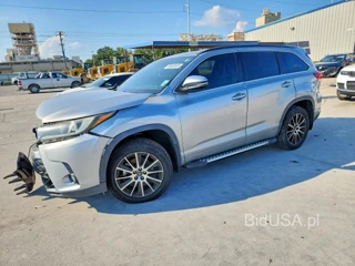 TOYOTA HIGHLANDER SE
