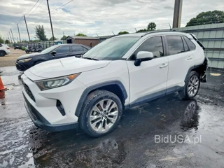 TOYOTA RAV4 XLE PREMIUM