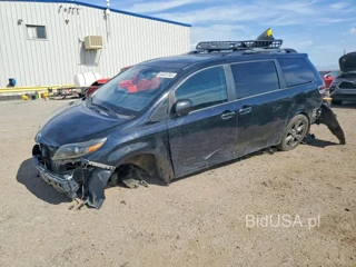TOYOTA SIENNA SE