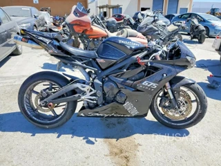 TRIUMPH MOTORCYCLE DAYTONA 675