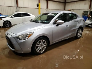 TOYOTA YARIS IA BASE